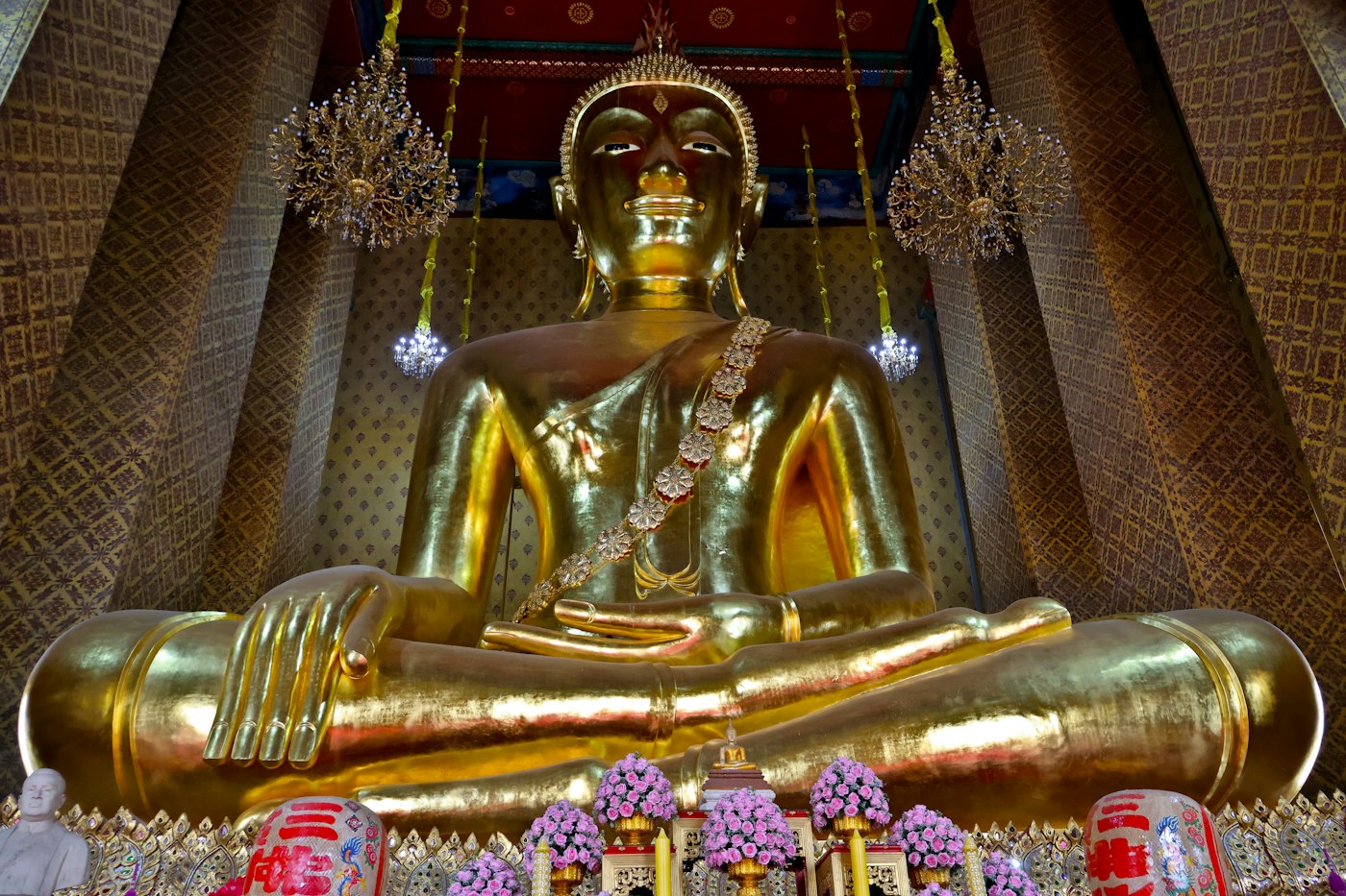 泰國寺廟金色佛像